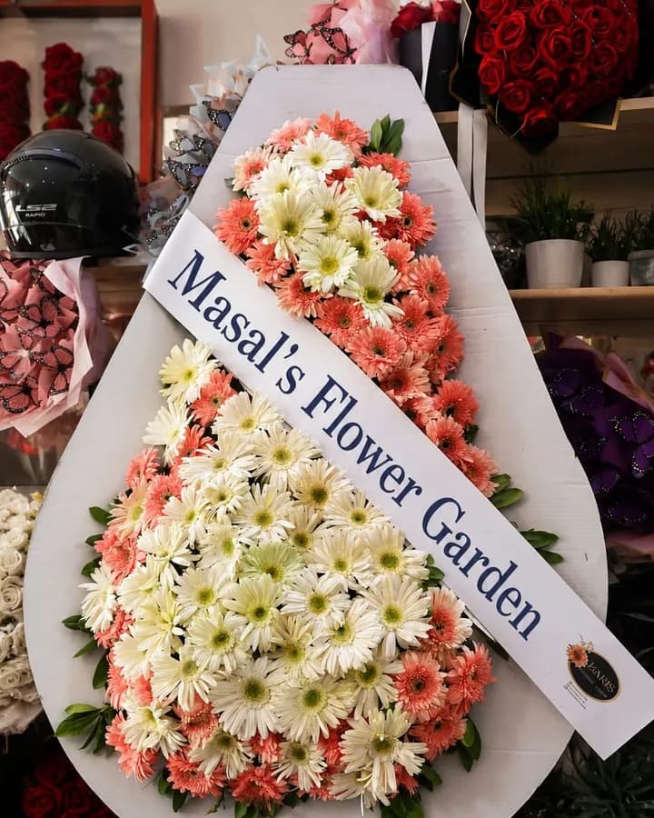 Pembe & Beyaz Tek Katlı Standart Kutlama Çelengi – Masal's Flower Garden
