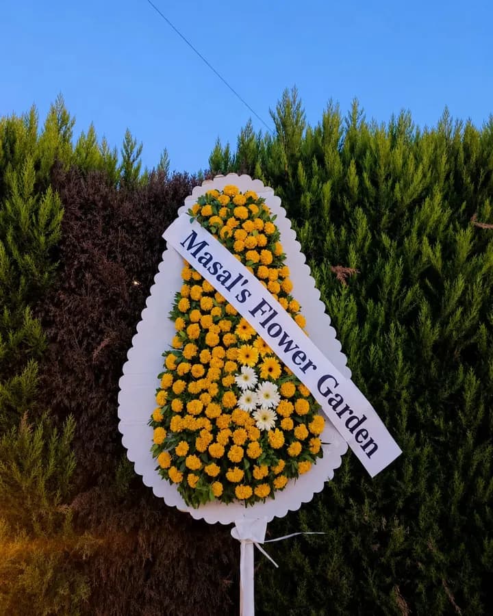 Sarı Cinya Tek Katlı Standart Kutlama Çelengi – Masal's Flower Garden